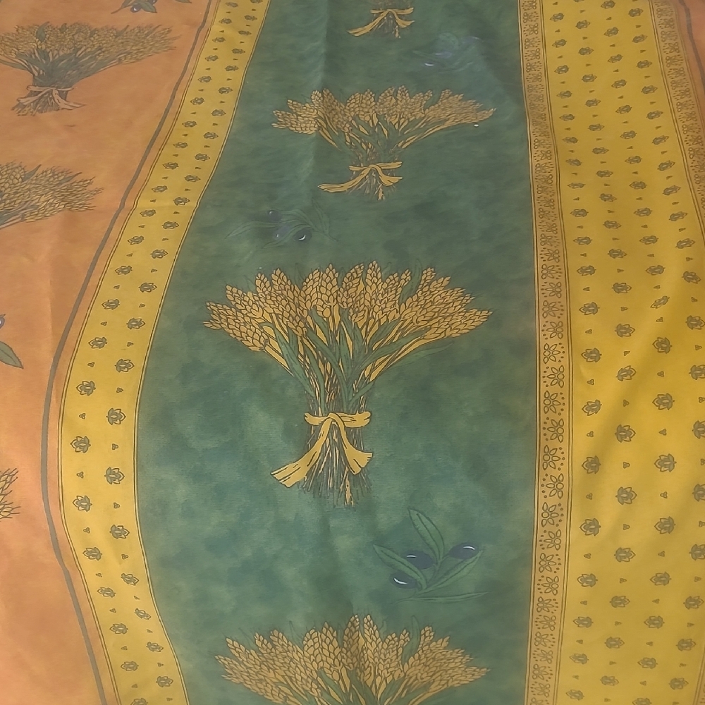 Charming Provencal French Wheat Pattern Table Cloth in Green and Yellow Oval